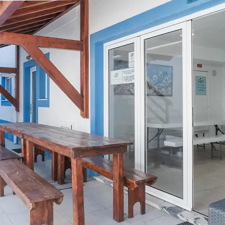 Hostal Peniche Surfcamp *