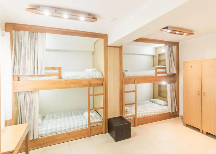 Peniche Surfcamp Hostel *